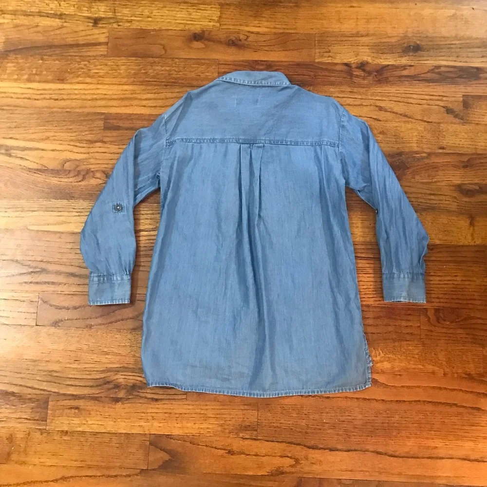 Old Navy Denim Blue Jean Button Down LS Shirt Girls 6 / 7 Small 2 Front Pockets